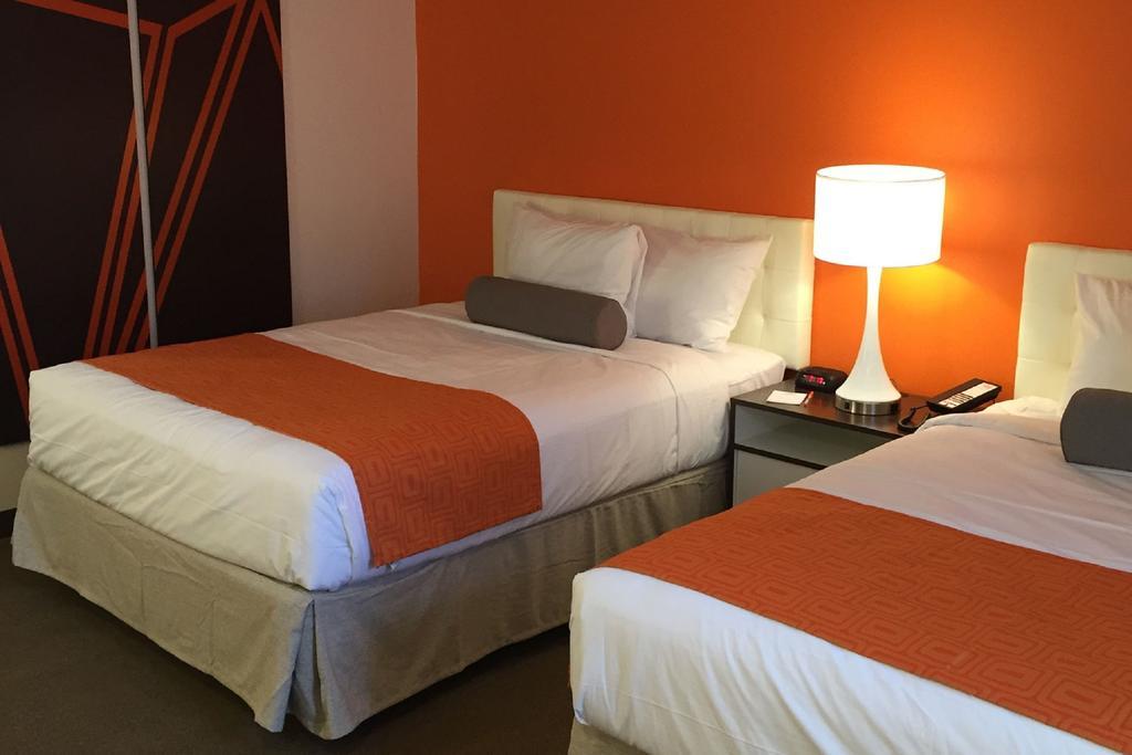 ฮาวเวิร์ด จอห์นสัน บาย วินด์แฮม ควินซี Hotel ภายนอก รูปภาพ